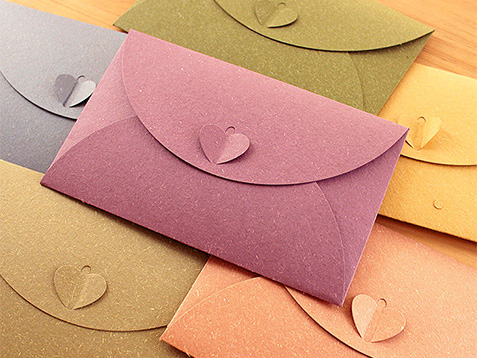 Цветные конверты С4
