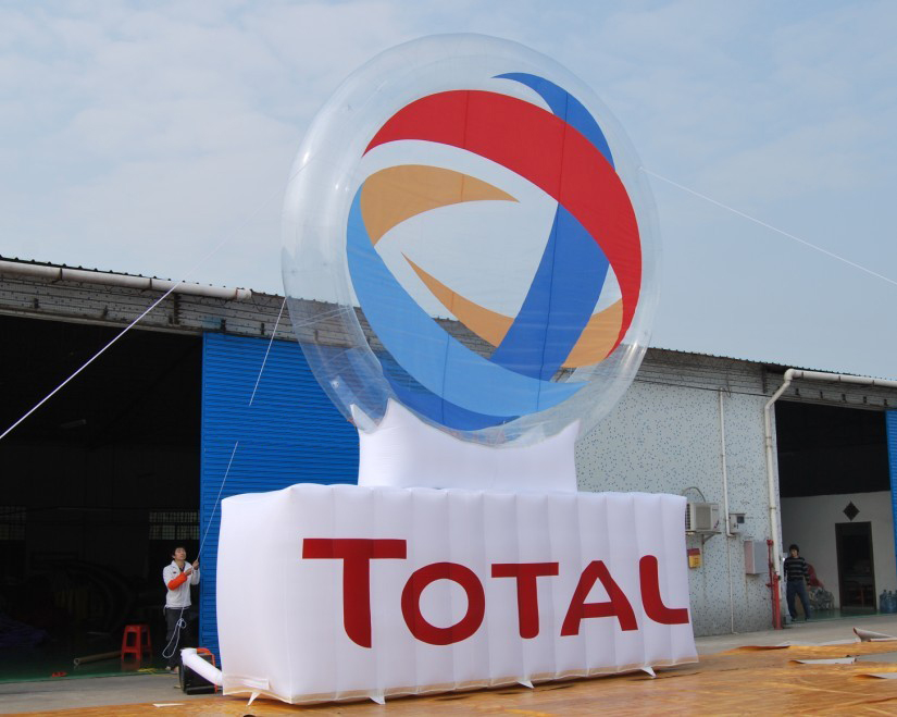 Надувной логотип Total